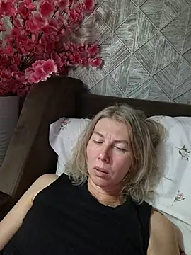 stellahere8 Adlı Modelin Canlı XXX Sohbeti