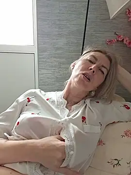 Chatroom XXX en direct de stellahere8