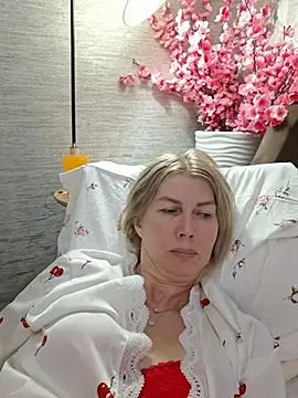 stellahere8 Adlı Modelin Canlı XXX Sohbeti