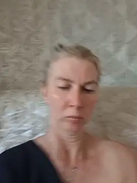 stellahere8 Adlı Modelin Canlı XXX Sohbeti