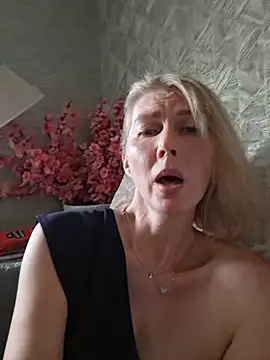 stellahere8 Live XXX Chat