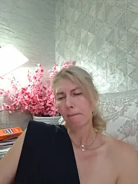 stellahere8 élő XXX-chatje