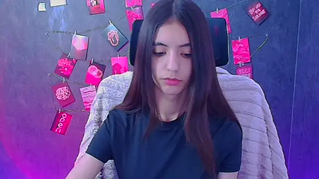Aishell_'s Live XXX Chat