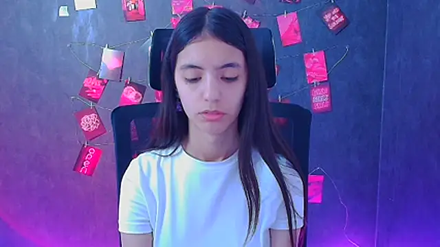 Aishell_'s Live XXX Chat