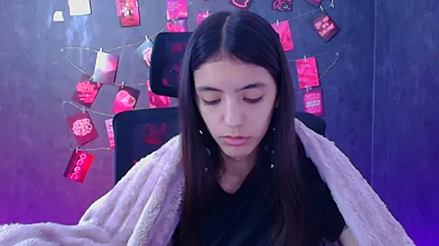 Aishell_'s Live XXX Chat