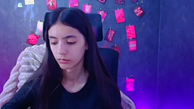 Aishell_'s Live XXX Chat