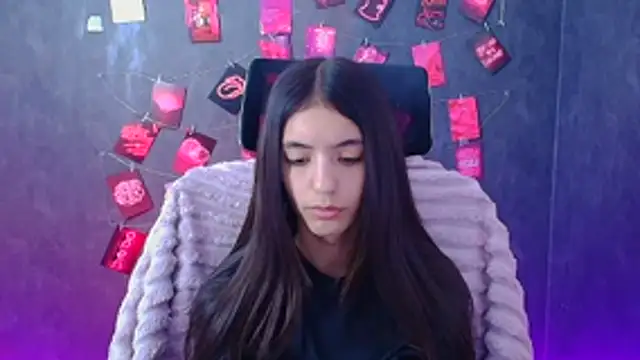 Aishell_'s Live XXX Chat