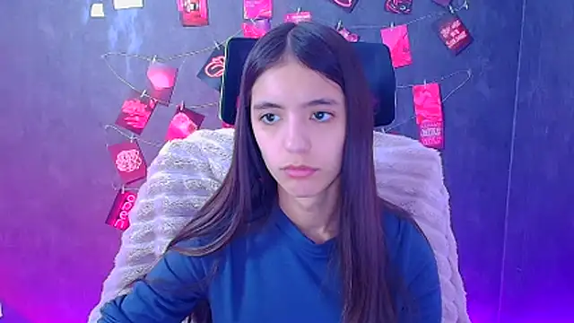 Aishell_'s Live XXX Chat