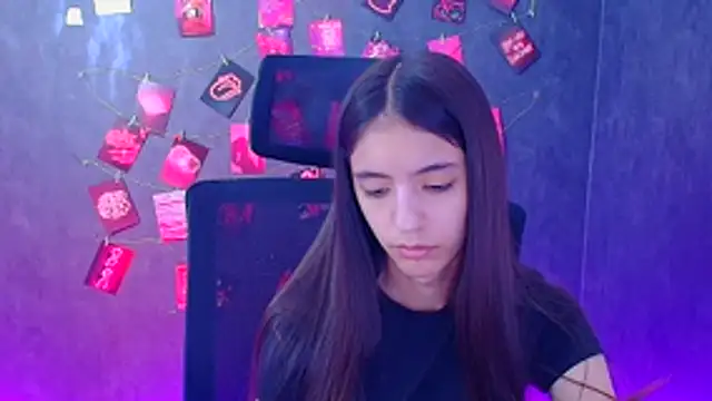 Aishell_ Chat XXX in diretta