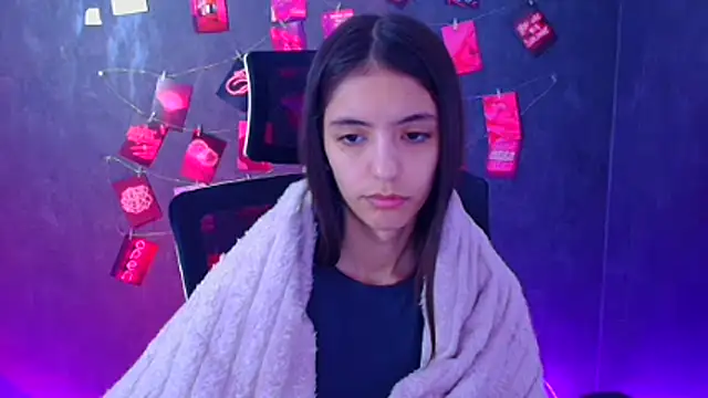 Aishell_'s Live XXX Chat