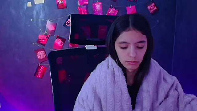 Aishell_'s Live XXX Chat