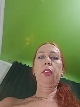 HoneyMILF – webcam-show