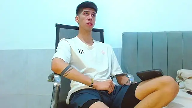 Show modela jhony-sex na web-kameri