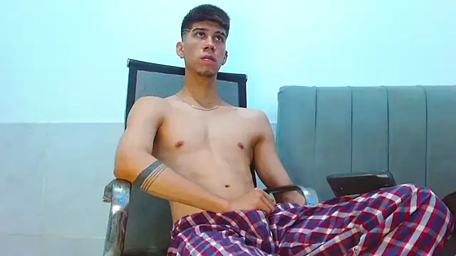 jhony-sex Adlı Modelin Web Kamerası Şovu