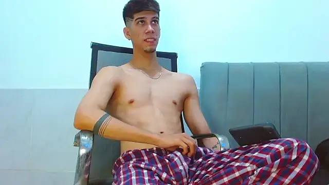 Show modela jhony-sex na web-kameri