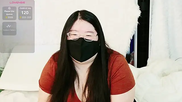 Kara-Nuna's Live XXX Chat