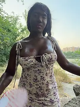 blackhotpartyts' Webcam Show