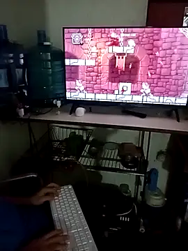 Mrdetonador: διαδικτυακό σόου στην κάμερα