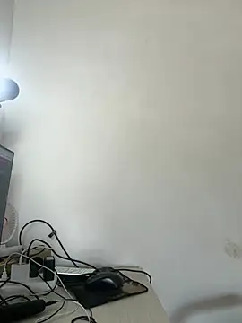 Anna-688 Show in webcam