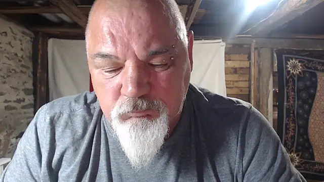 Newfiesausage1972's Webcam Show