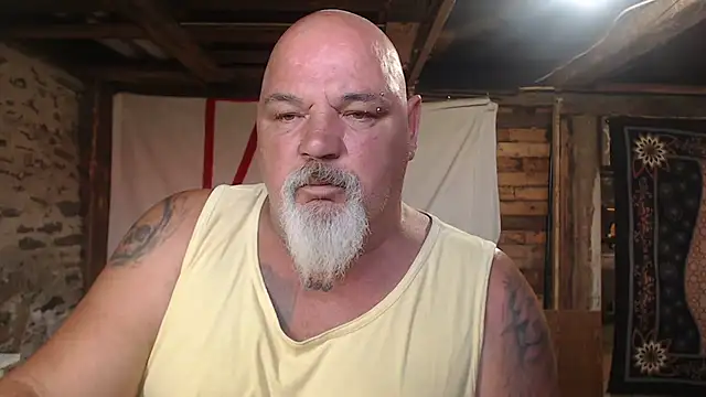Newfiesausage1972 Show in webcam