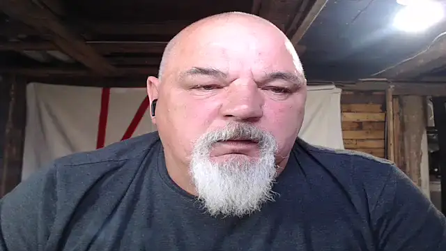 Newfiesausage1972's Webcam Show