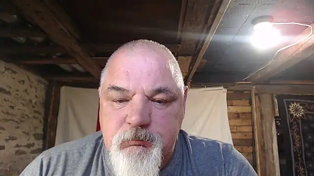 Newfiesausage1972 Show in webcam