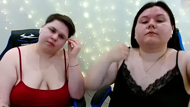 Show modela BeckyAndHellen na web-kameri