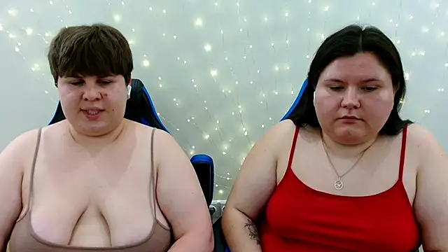 Show modela BeckyAndHellen na web-kameri