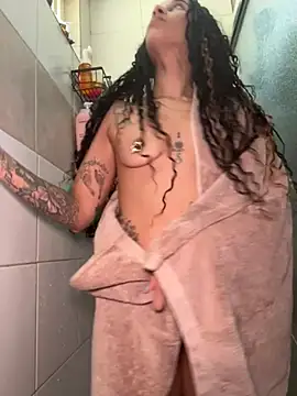 Pokazy przed kamerką – Shuggabutt
