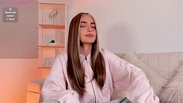 KittySkirtt1 Adlı Modelin Web Kamerası Şovu