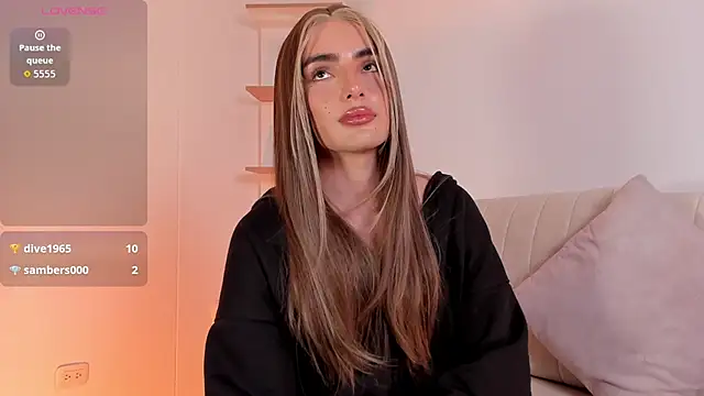 הופעת וובקאם של KittySkirtt1