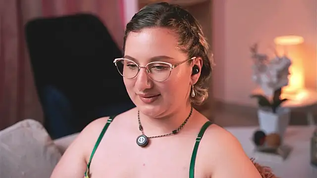 XXX chat uživo modela Ximenna_Cruz