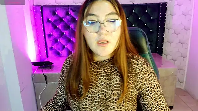 conniejames_m's Live XXX Chat