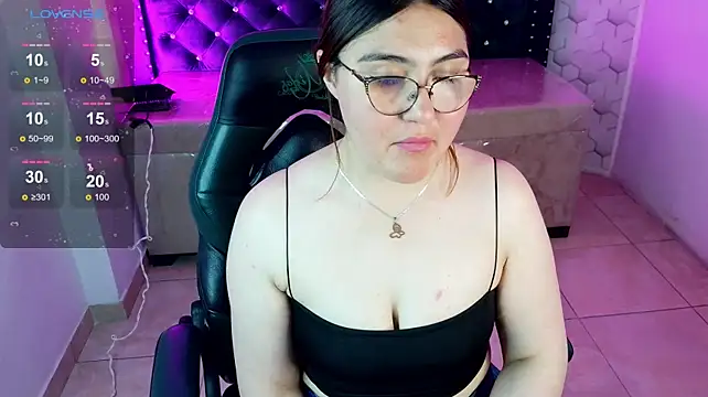 Chat +18 de conniejames_m ao vivo