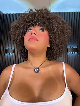 Pokazy przed kamerką – kendall_coxx