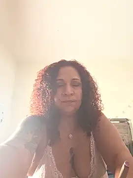 ladycreamypr2 Show in webcam