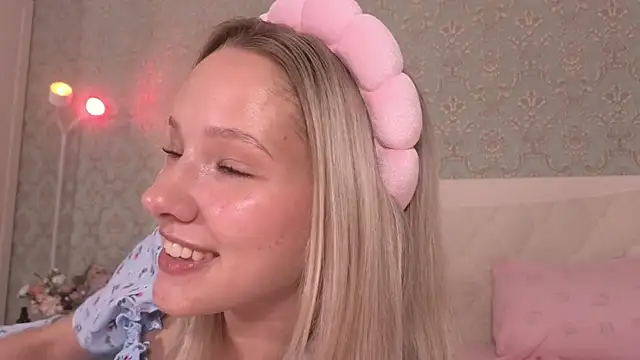 Sweetie__Angel Show in webcam