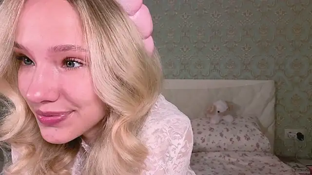 Sweetie__Angel: διαδικτυακό σόου στην κάμερα