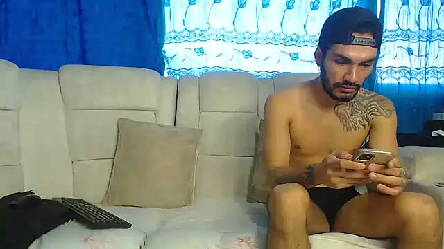 Hot_Sharks_ Pertunjukan Webcam