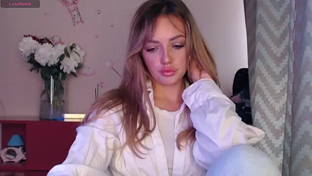 -Stephanie- Live XXX-chat