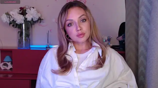 -Stephanie- live XXX chat