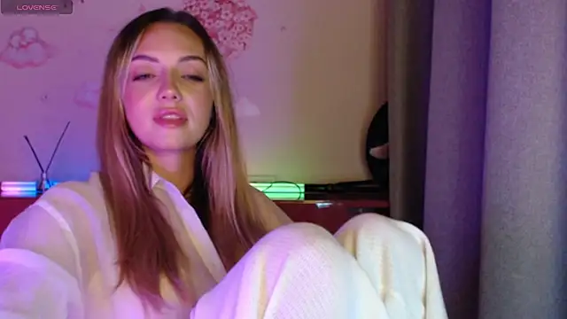 -Stephanie- Live XXX-chat