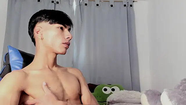 Show modela Teo_skinny na web-kameri