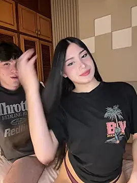 Youngmaxxxinee Pertunjukan Webcam