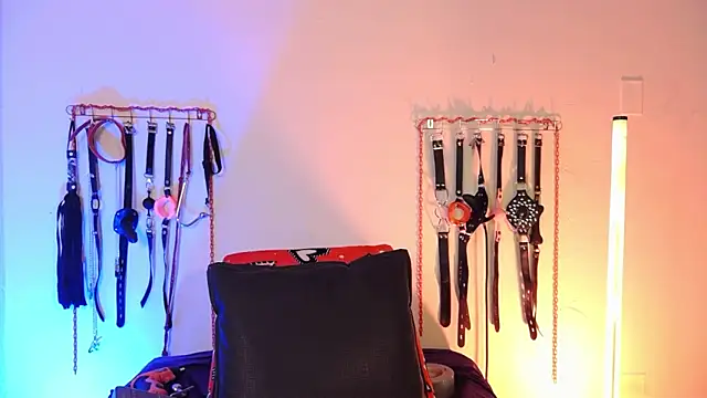 slave_Rubin Webbikameraesitys