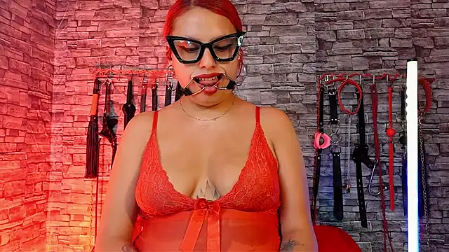 Pokazy przed kamerką – slave_Rubi