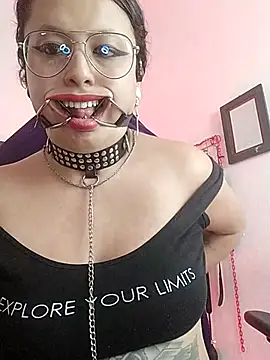 Fetishdoll_BDSM Webcamshow