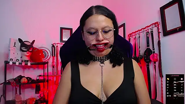Chatroom XXX en direct de Fetishdoll_BDSM