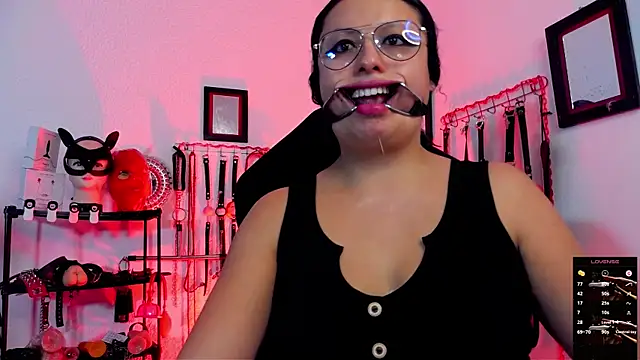 Fetishdoll_BDSM Adlı Modelin Canlı XXX Sohbeti